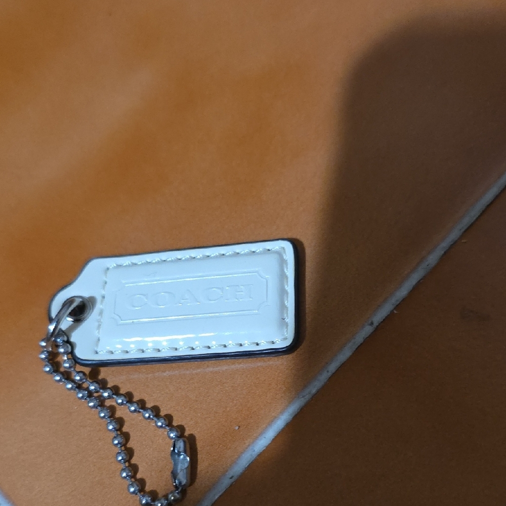 COACH CREAM COLOR PATENT LEATHER HANGTAG GREAT CONDITION